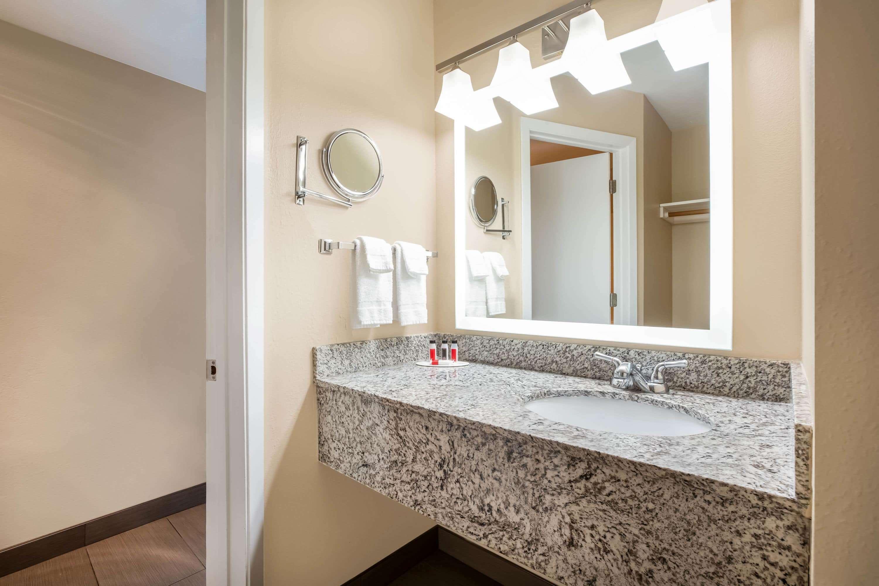 Baymont By Wyndham Tri-Cities/Kennewick Wa Hotel Екстериор снимка